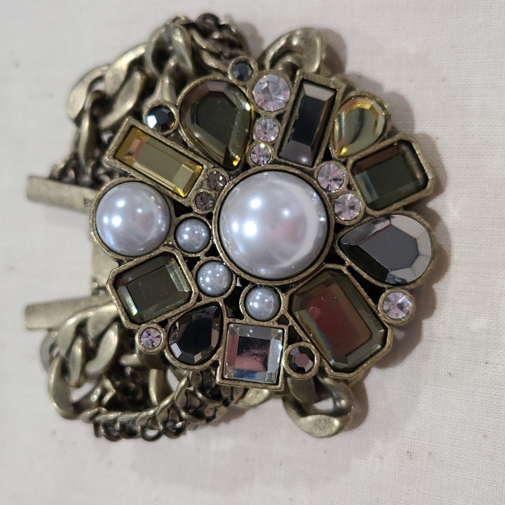 3/$18 Lia Sophia Flower Bracelet Lot 560
All items are packaged with care. - Picture 2 of 10
